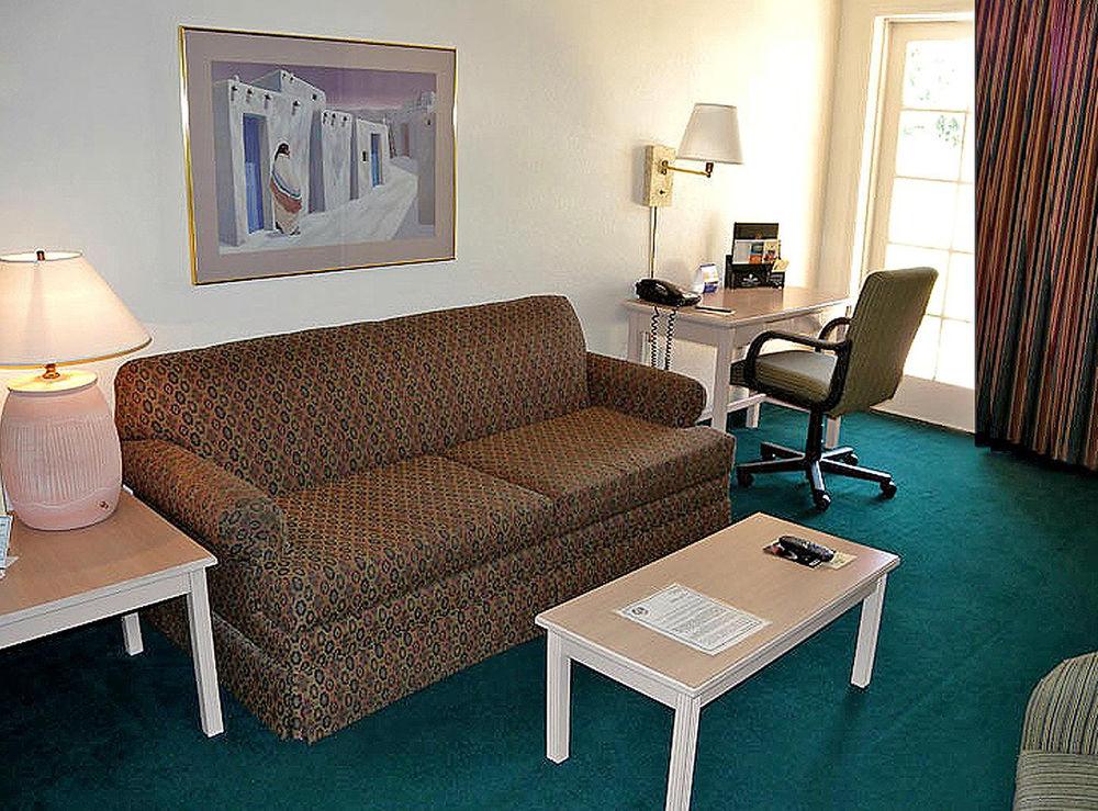Windmill Suites Surprise - Phoenix, Ascend Hotel Collection Eksteriør billede