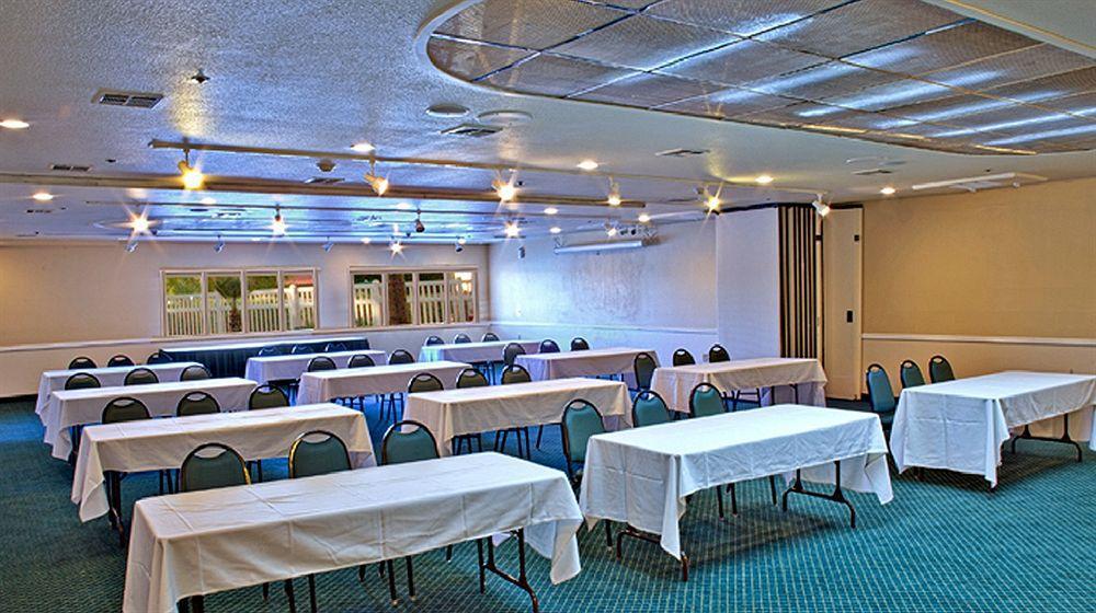 Windmill Suites Surprise - Phoenix, Ascend Hotel Collection Eksteriør billede