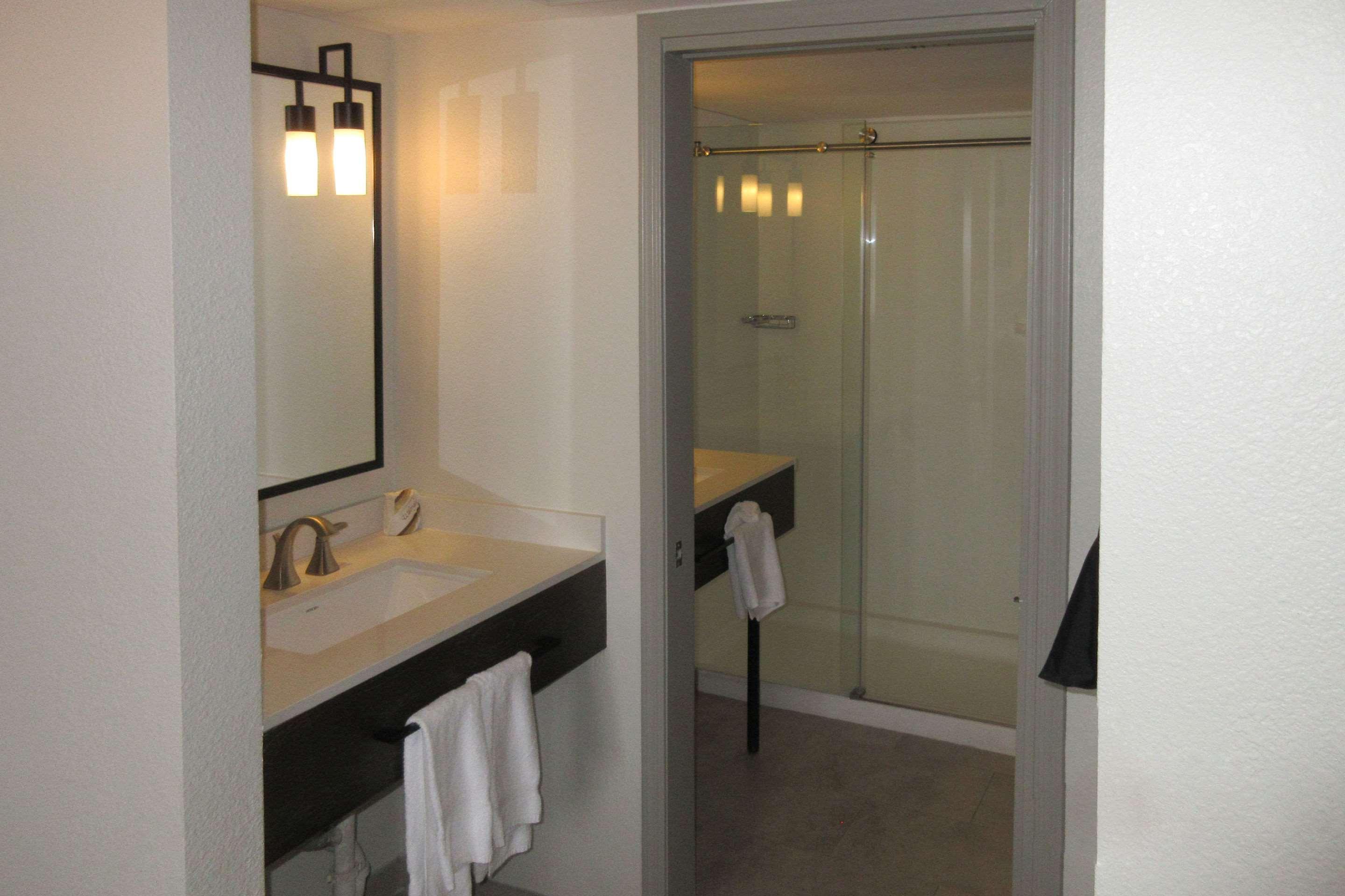 Windmill Suites Surprise - Phoenix, Ascend Hotel Collection Eksteriør billede
