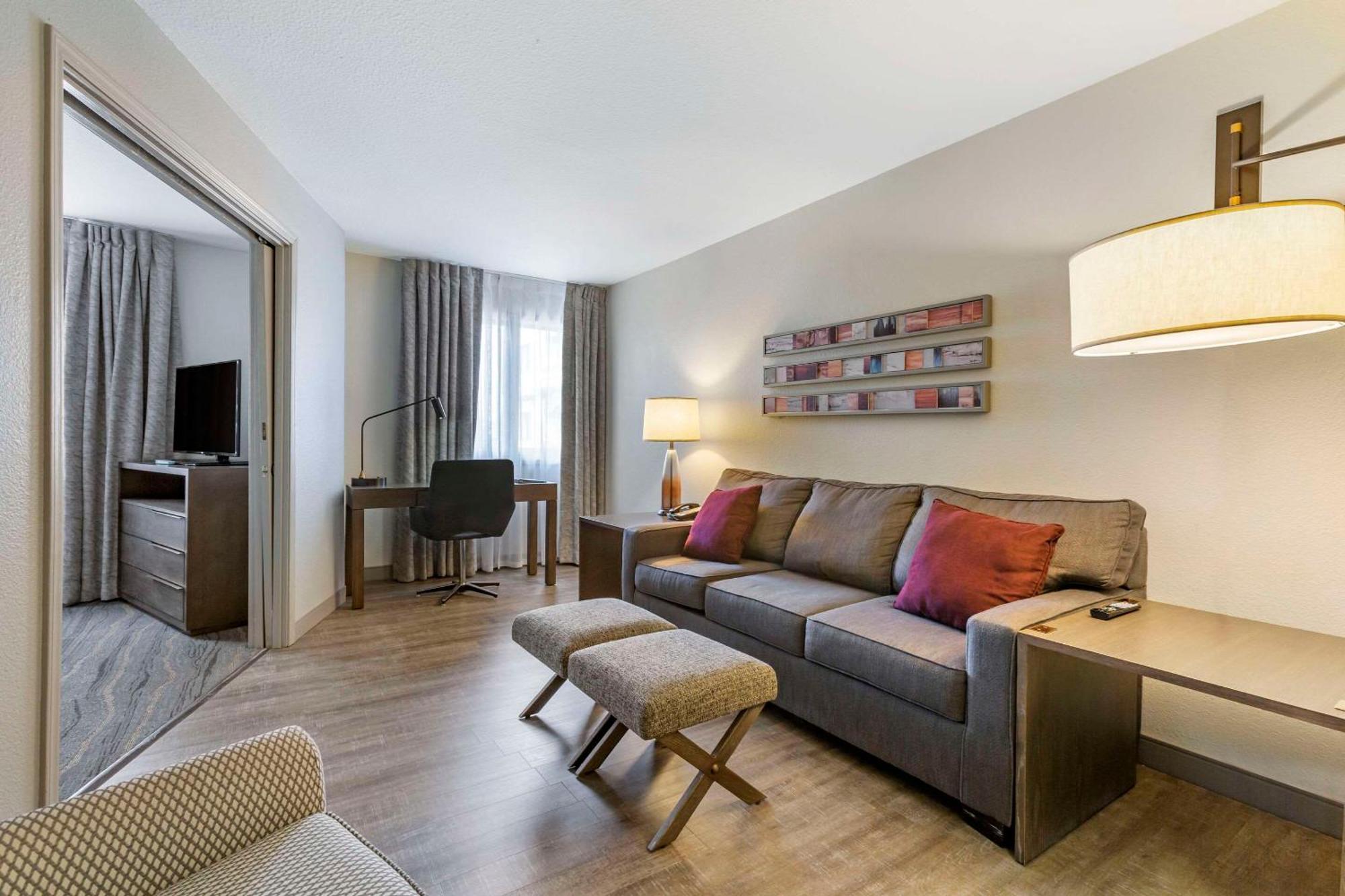 Windmill Suites Surprise - Phoenix, Ascend Hotel Collection Eksteriør billede