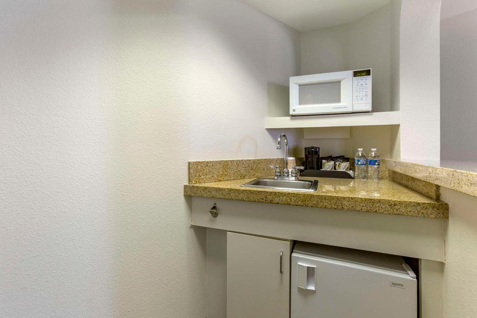 Windmill Suites Surprise - Phoenix, Ascend Hotel Collection Eksteriør billede