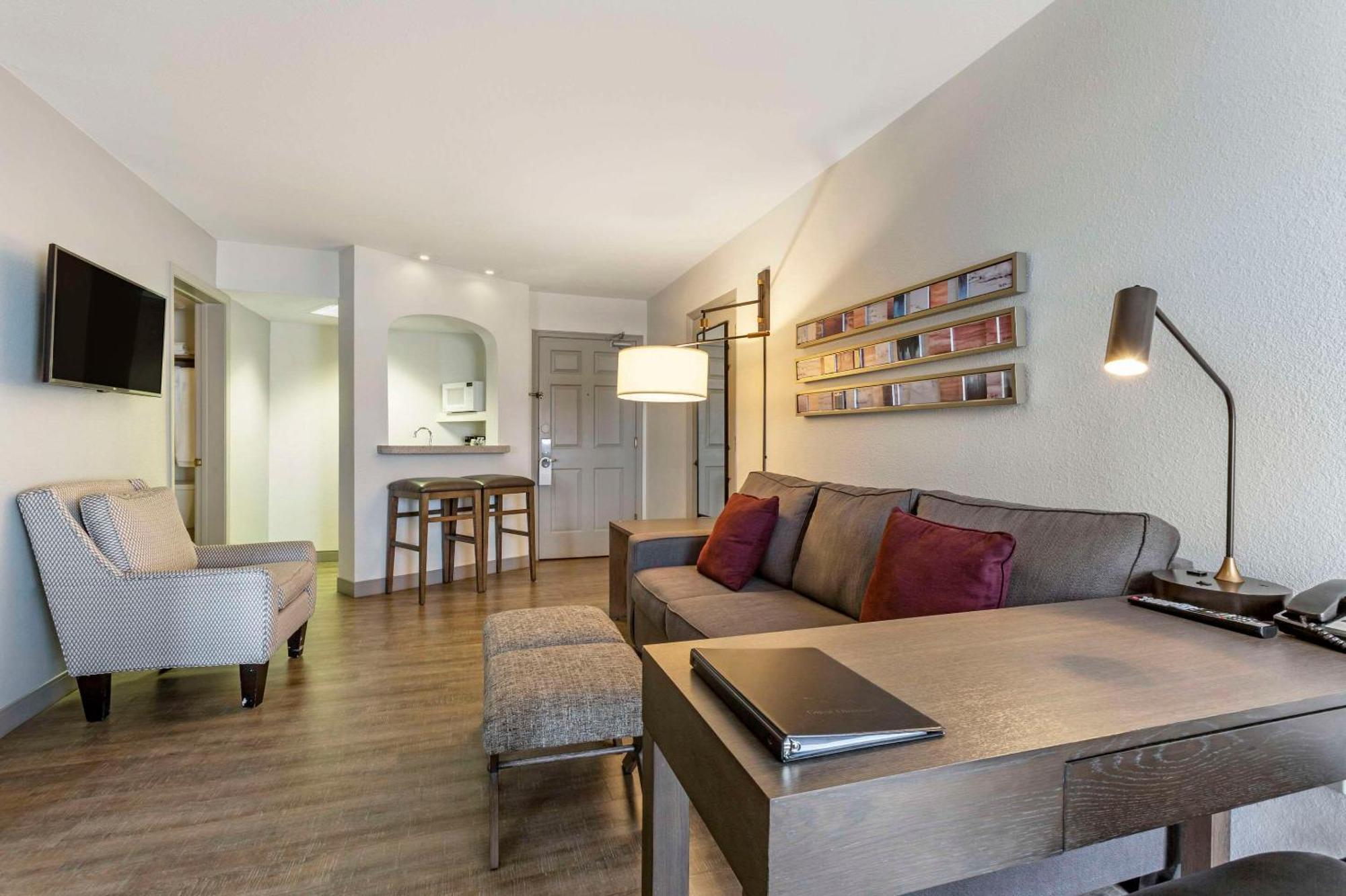 Windmill Suites Surprise - Phoenix, Ascend Hotel Collection Eksteriør billede
