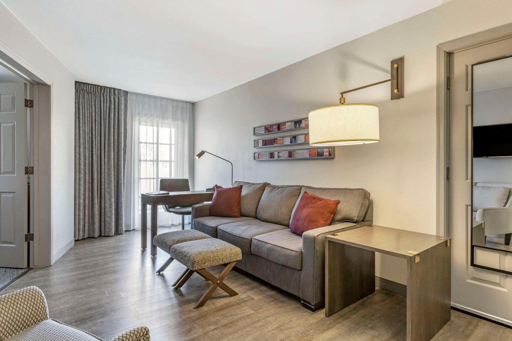 Windmill Suites Surprise - Phoenix, Ascend Hotel Collection Eksteriør billede