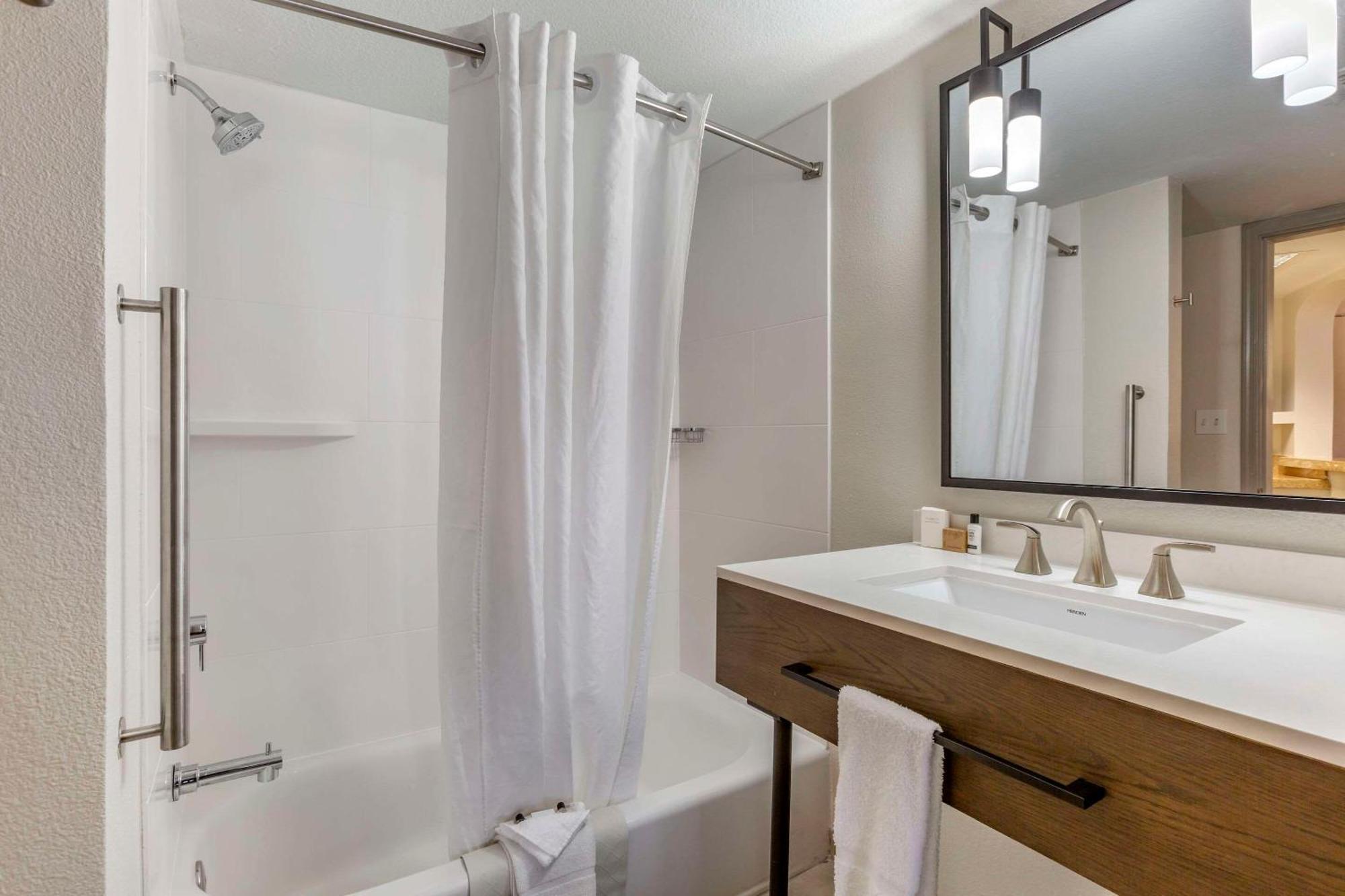 Windmill Suites Surprise - Phoenix, Ascend Hotel Collection Eksteriør billede