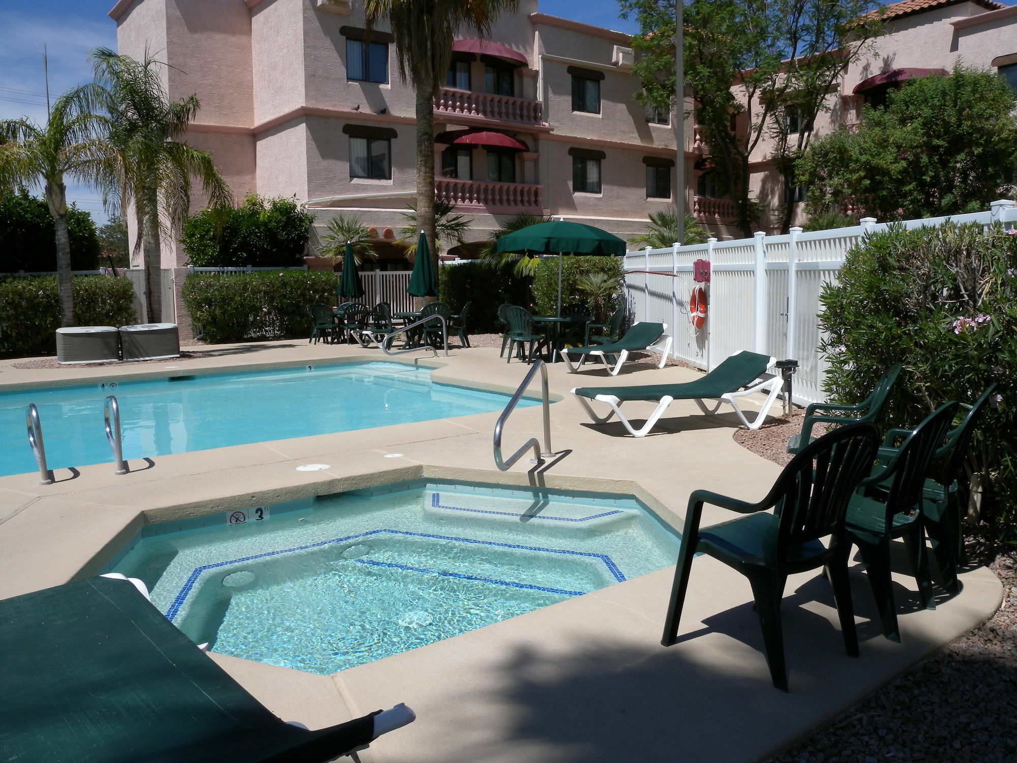 Windmill Suites Surprise - Phoenix, Ascend Hotel Collection Eksteriør billede